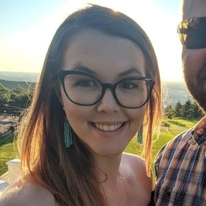 Meet Your Posher, Lindsey